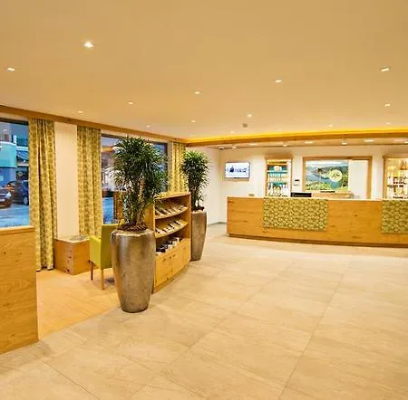 فندق Gruener Baum 4*